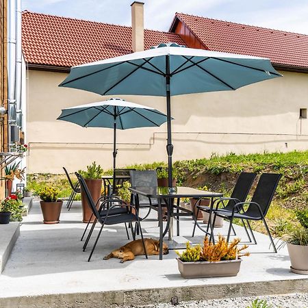 Sunny Apartment With Free Parking Zvolen Buitenkant foto
