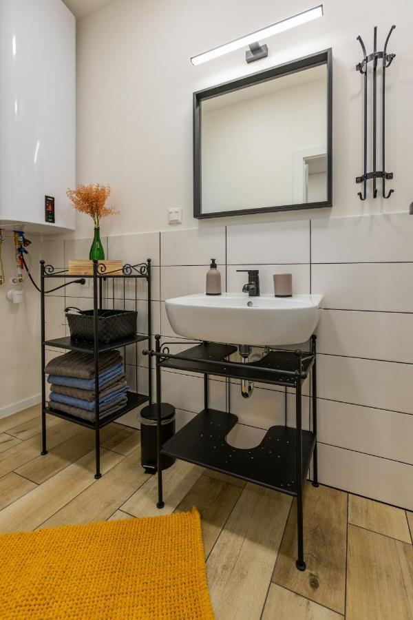 Sunny Apartment With Free Parking Zvolen Buitenkant foto