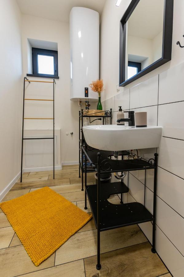 Sunny Apartment With Free Parking Zvolen Buitenkant foto