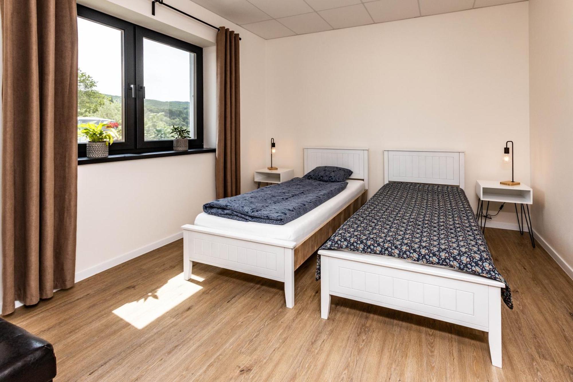 Sunny Apartment With Free Parking Zvolen Buitenkant foto